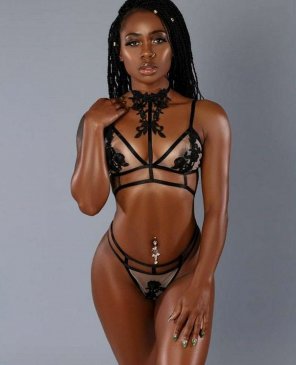 Mimi, 23